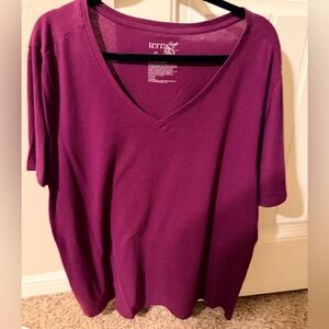 Terra & Sky Women's Rich Pink V-Neck Tee